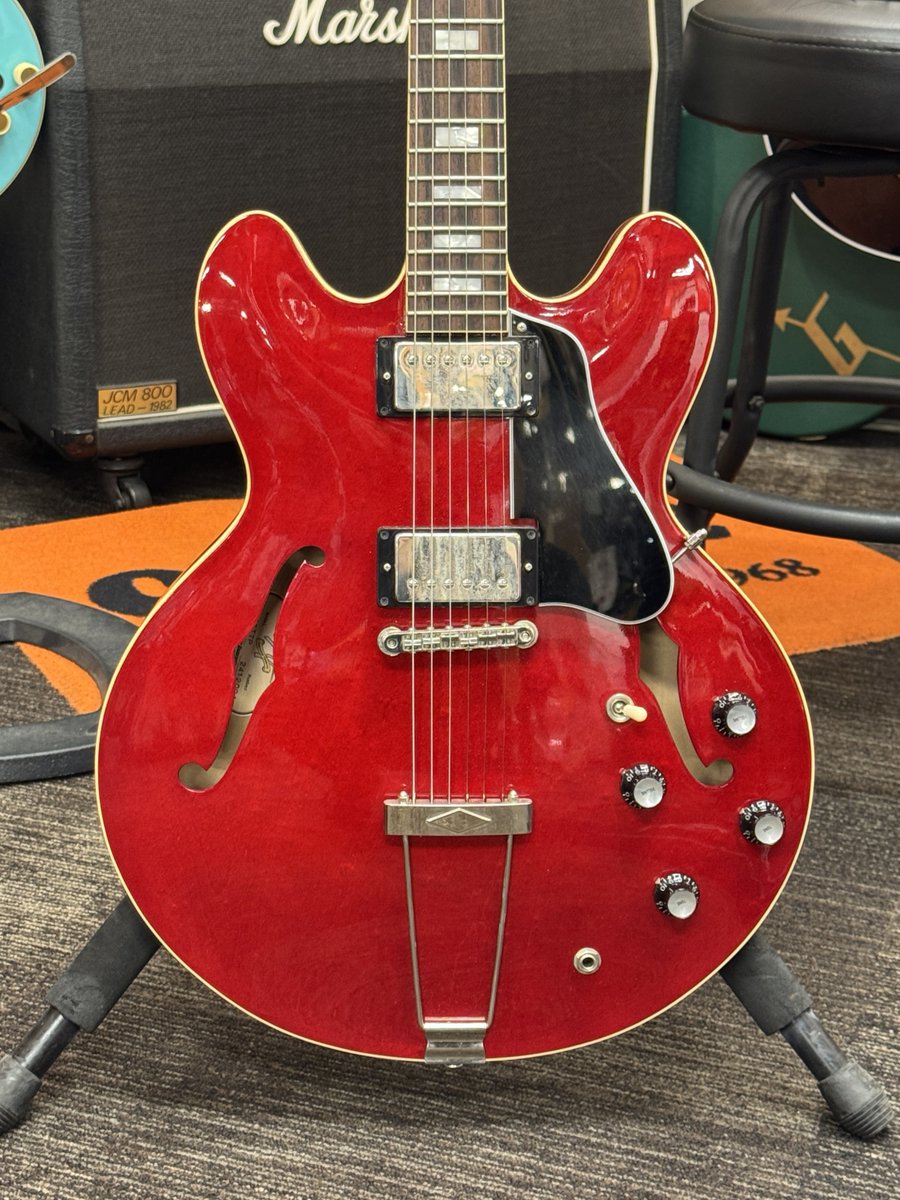 kurosawa_ike's tweet image. 【#USED #中古 #新着入荷】

知る人ぞ知るギター、Archtop TributeのAT135TTPを買い取らせていただきました！

クリーニング、調整後、販売開始いたします！
お楽しみに！