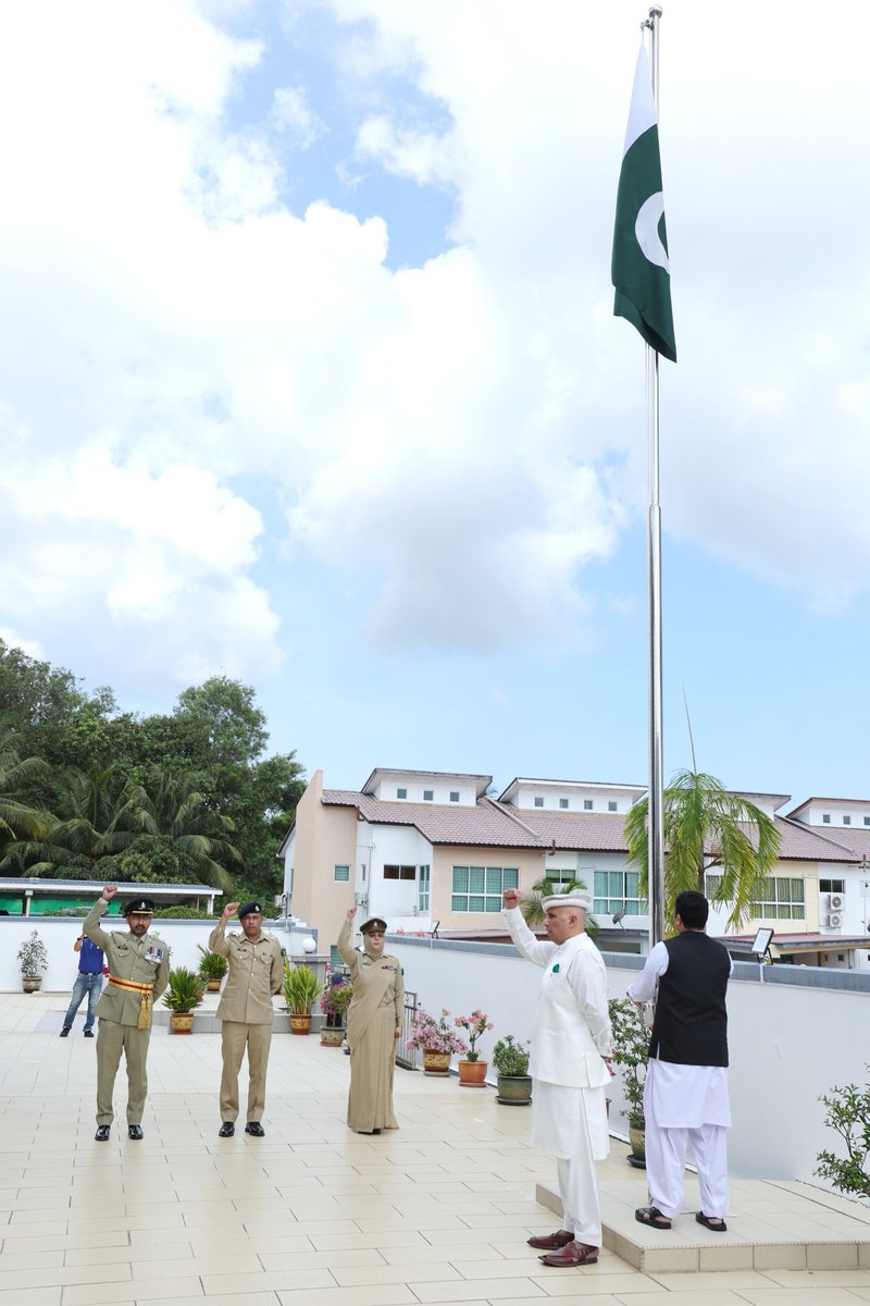 PakHighCom's tweet photo. #Pakistan Day 2026 celebrated in Brunei Darussalam 🇧🇳 in a dignified manner. Commemorating Lahore Resolution of 23rd March 1940, when Muslims of Subcontinent called for a separate homeland.
#PakistanDay #23rdMarch #LahoreResolution #PakistanTV @PkPublicDiplo @ForeignOfficePk https://t.co/6Ly8UjtfK8