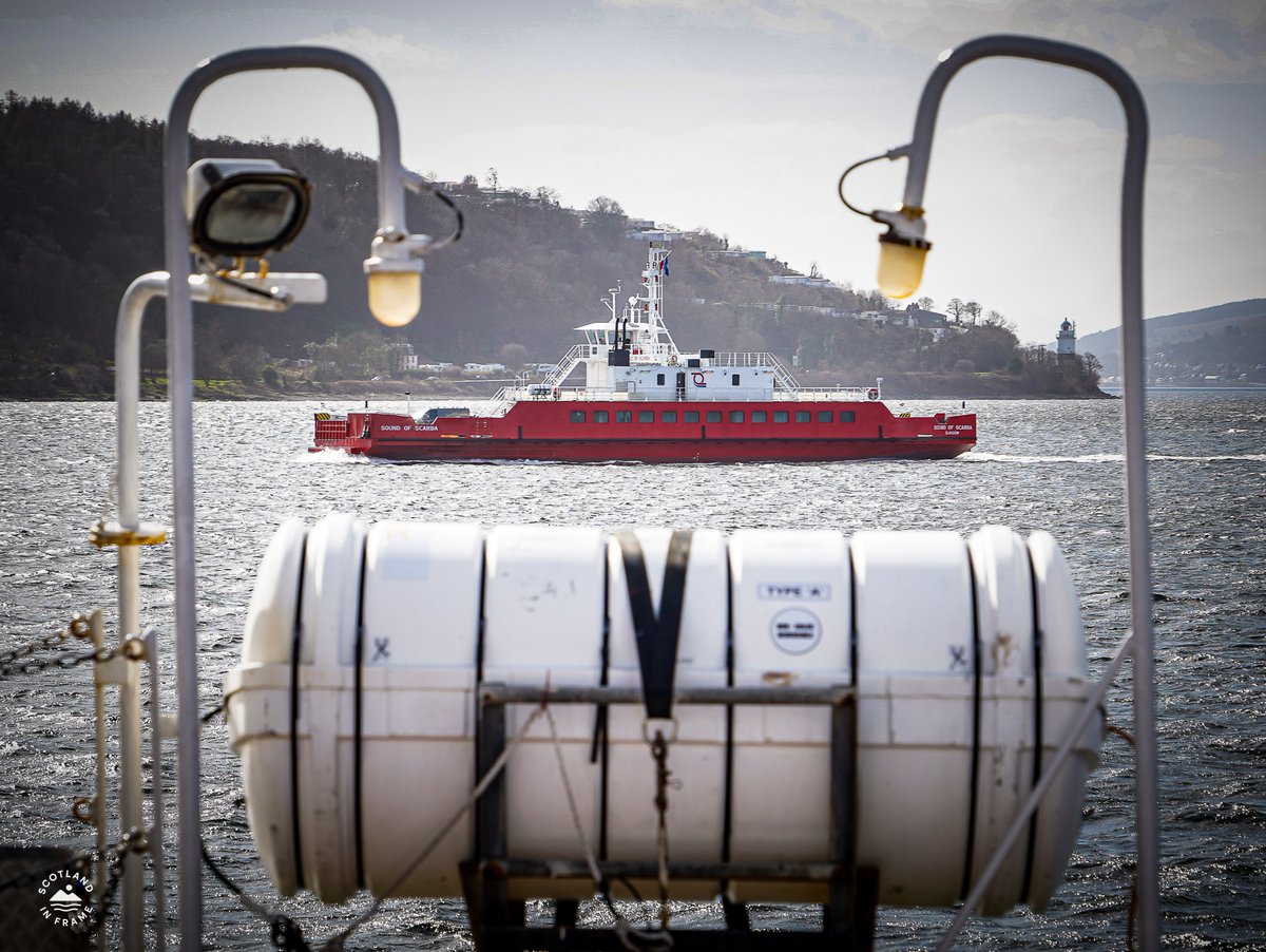 StephenAHenry's tweet image. The Sound of Scarba from the Sound of Shuna.

Plus of course, the Cloch Lighthouse.

@Western_Ferries 

#Gourock #Dunoon #Argyll #Scotland