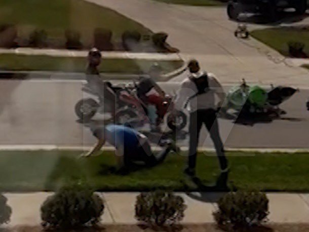 ThomasHuffman79's tweet image. BREAKING: This ain’t a movie but Alan Ritchson (‘Reacher’) just got caught on video brawling his neighbor in Nashville—Sunday, March 22nd. Dirt bike noise sparks it: Alan revs loud, neighbor Ronnie Taylor yells “Can you fucking stop this?”—then punches, kicks, hits him on the