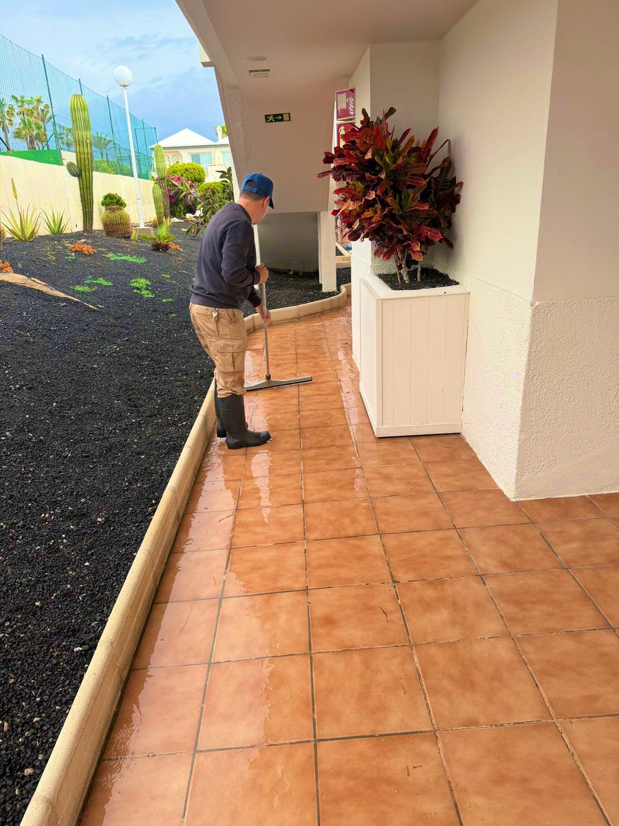 bobg611's tweet image. Good morning everyone… beautiful in #corralejo 😂😂