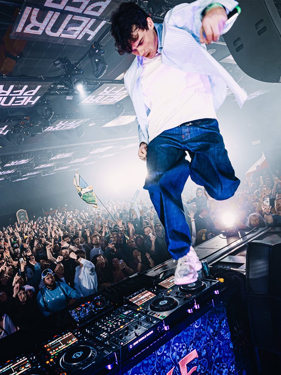 Tomorrowland Winter tweet media