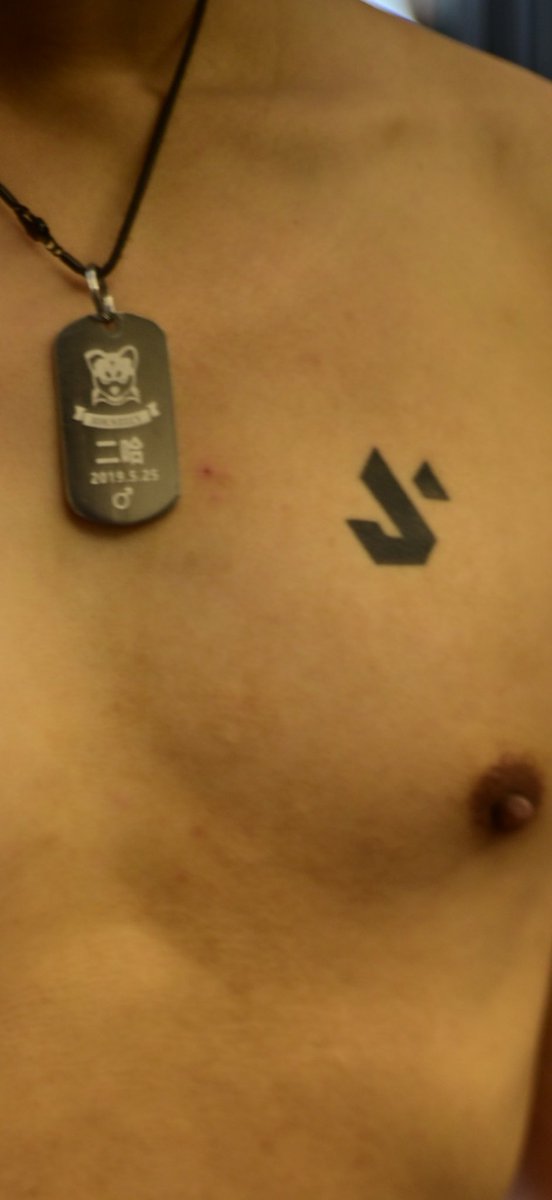 类人型犬类生命体 tweet media