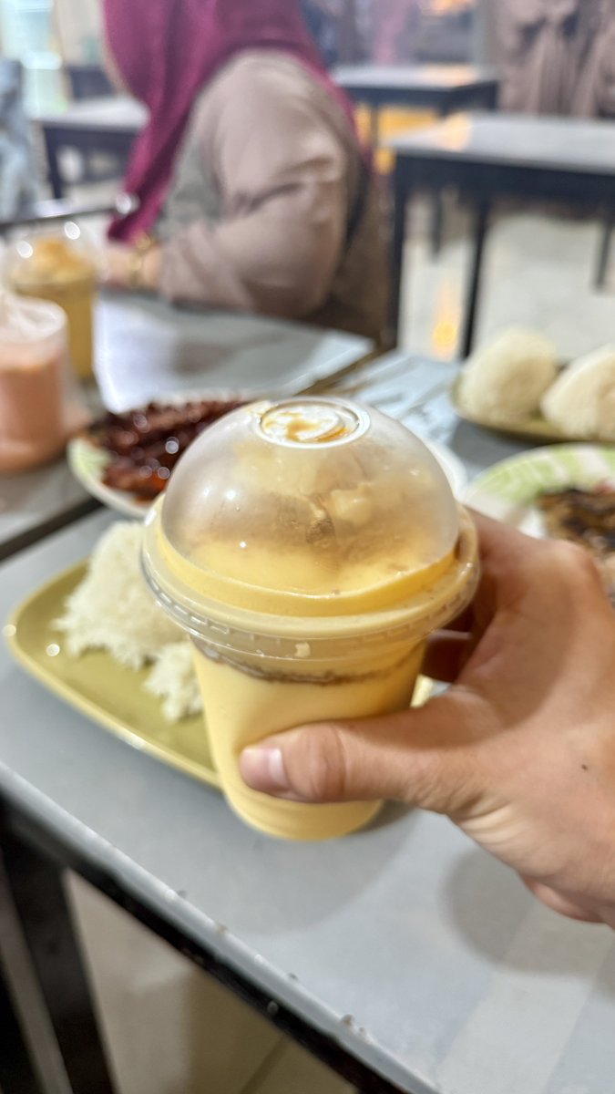 Unothearchives tweet media