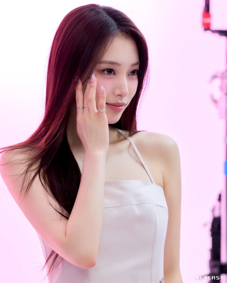 조각 tweet media
