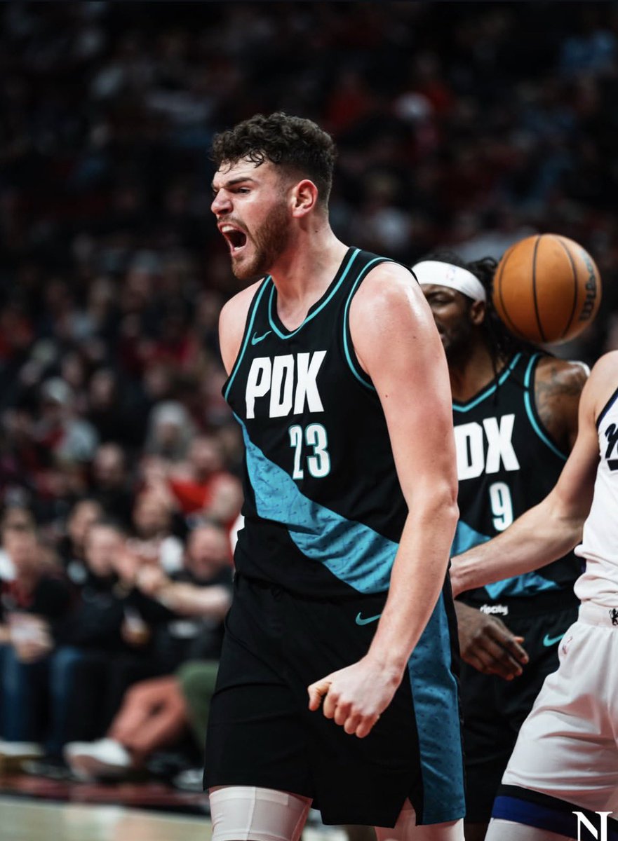 DashProps tweet media