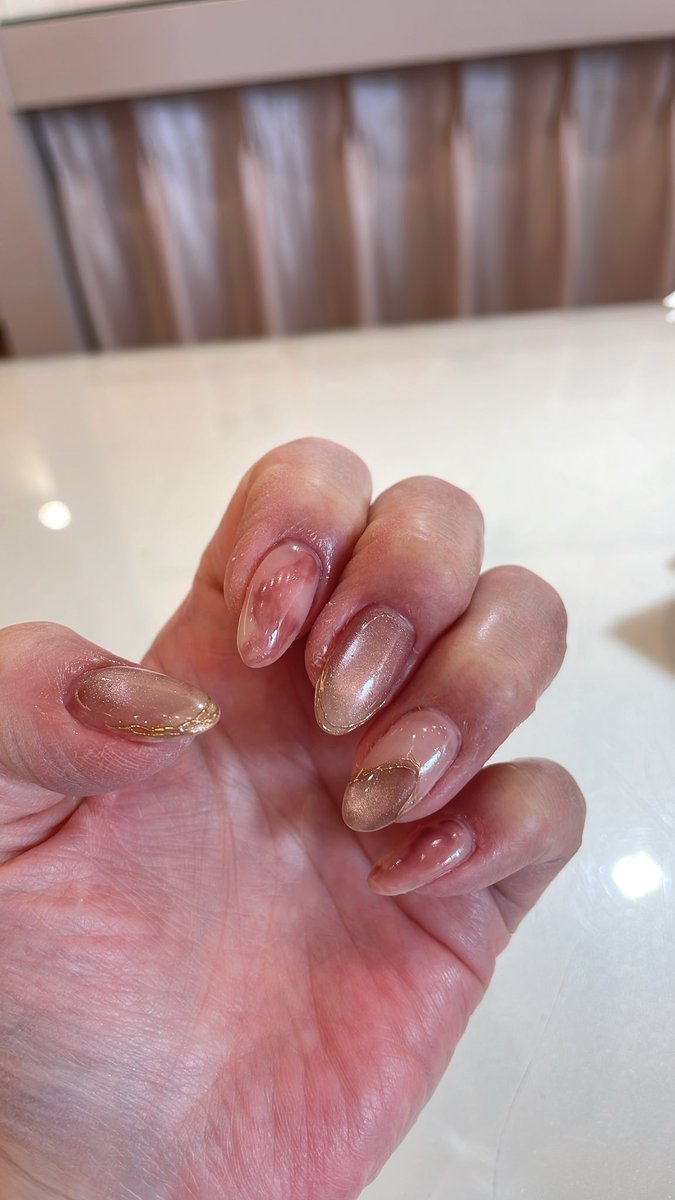 snowsnow1108's tweet photo. ニューネイル💅
#ジェルネイル
#ネイルアート
#マグネットネイル https://t.co/YWaB6UqrmN