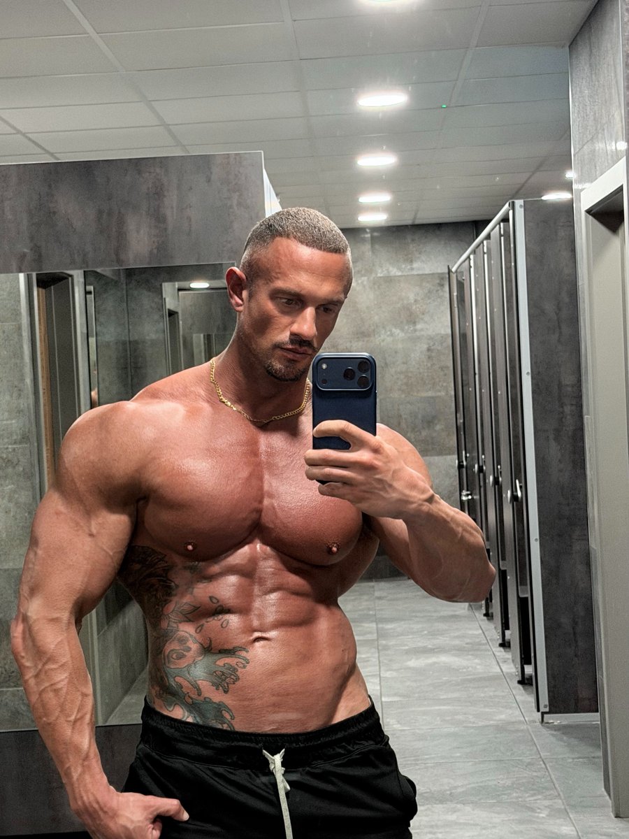 𝕋𝕙𝕣𝕠𝕒𝕥𝕖𝕕 tweet media