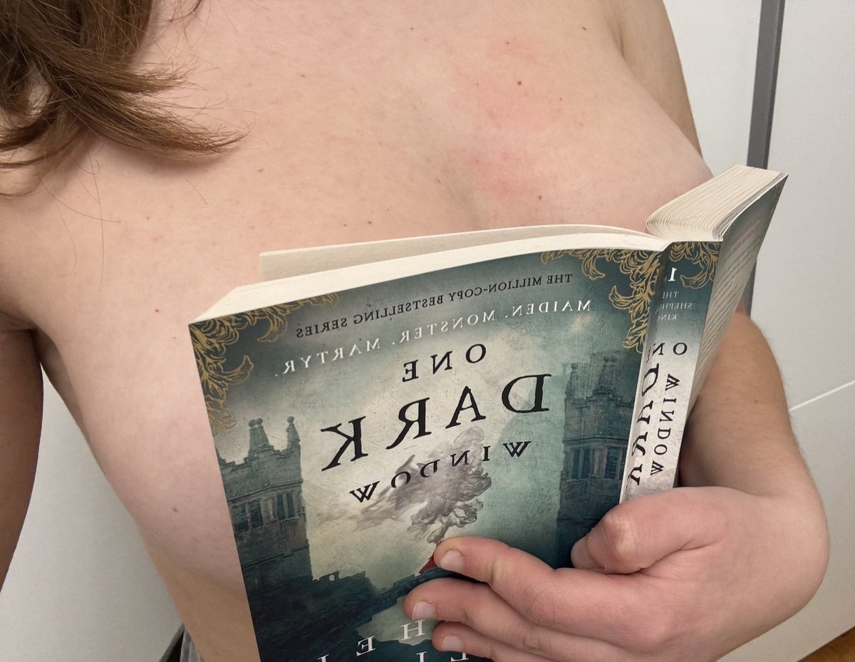 miss ghostiana tweet media