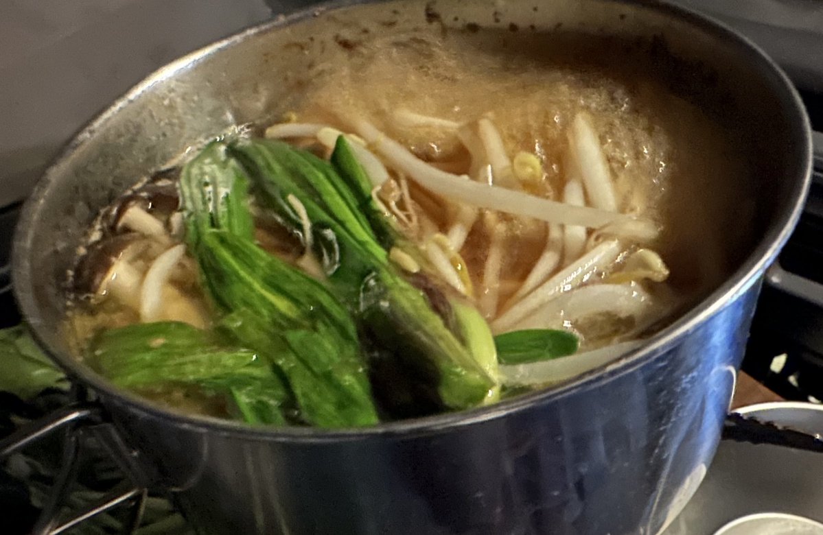 Lodge Raven @斑尾の #ヤベー宿 tweet media