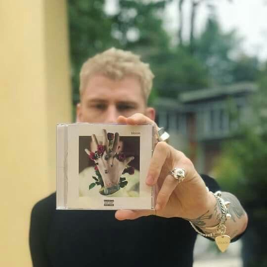 i can’t believe it’ll be blooms 9th anniversary this year, how time has flown 🥹