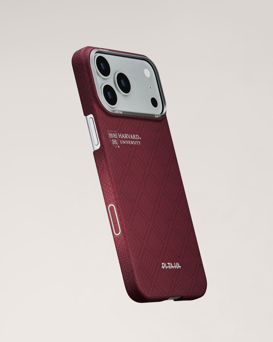 PITAKA_Japan's tweet image. 細部まで、しっかり✨

落ち着いた質感と、
さりげないアクセント。

手に取ると、ちょうどいいバランス。
製品詳細はコメント欄へ🙌

#PITAKA #Harvard #スマホケース #iphone17pro