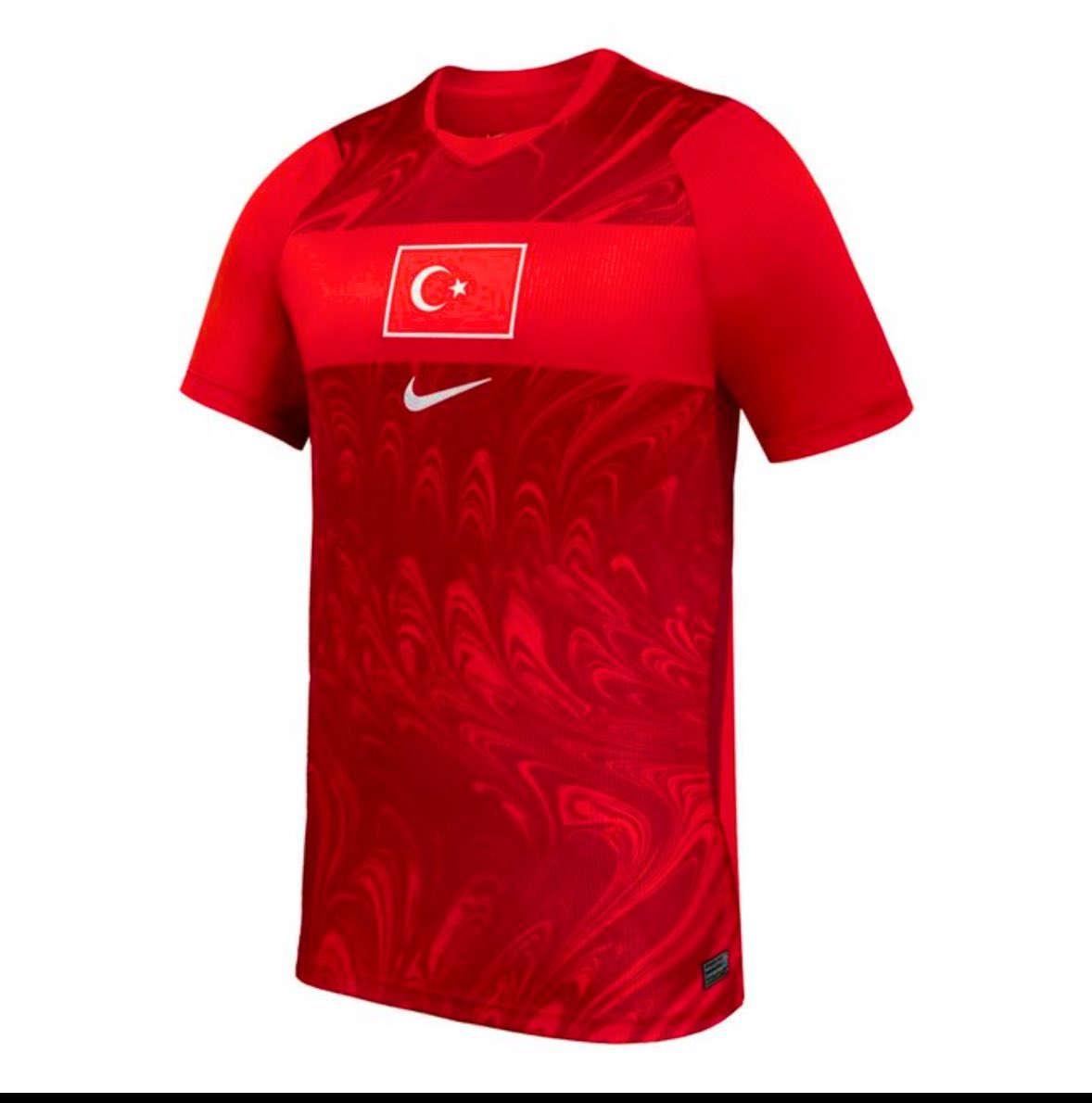 Le_father_'s tweet photo. 🚨|Vingt-huitième information|
Voici l’officialisation des maillots de la selection nationale #turque 🇹🇷
C’est toujours bon d’avoir des nouvelles de la #selection mais Nike il se foute de nous là c’est bon frère ils nous prennent pour des neuils. https://t.co/V13M6ZDOLv