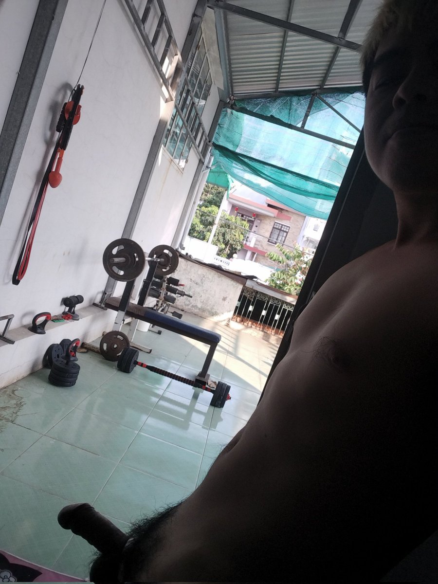 MK_N790's tweet photo. Thể dục cái ae ơi. https://t.co/FBnuV87LWL