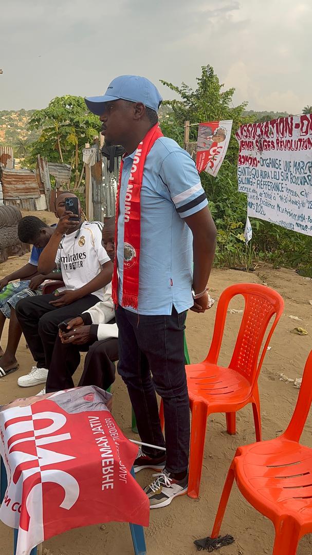 JosueNdosa's tweet photo. Grand rendez-vous des Jeunes du 11 avril au terrain ASOSSA/KASA-VUBU.
Le digne fils de @VitalKamerhe1, @kalala_timothe, était dans sa base de #Mbanza #lemba pour la sensibilisation.
@BillyKambale1 @Bibishe6 https://t.co/fvYJv3EVDH
