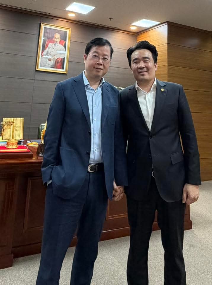 Minh Phuong tweet media