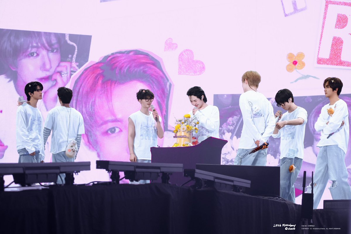 𝐒𝐭𝐫𝐚𝐰𝐛𝐞𝐫𝐫𝐲𝐂𝐡𝐞𝐞𝐬𝐞. tweet media