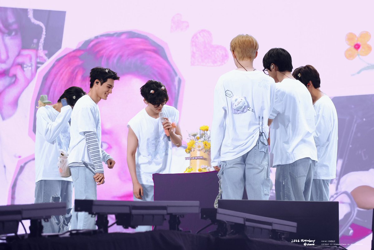 𝐒𝐭𝐫𝐚𝐰𝐛𝐞𝐫𝐫𝐲𝐂𝐡𝐞𝐞𝐬𝐞. tweet media