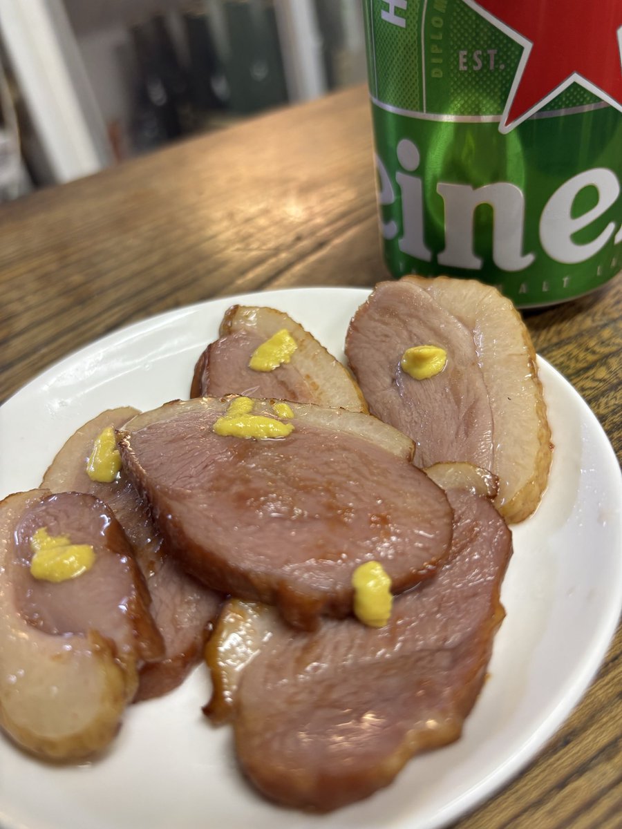 何年ぶりかの村田酒店で立ち呑み🍺

ええ感じや🍶