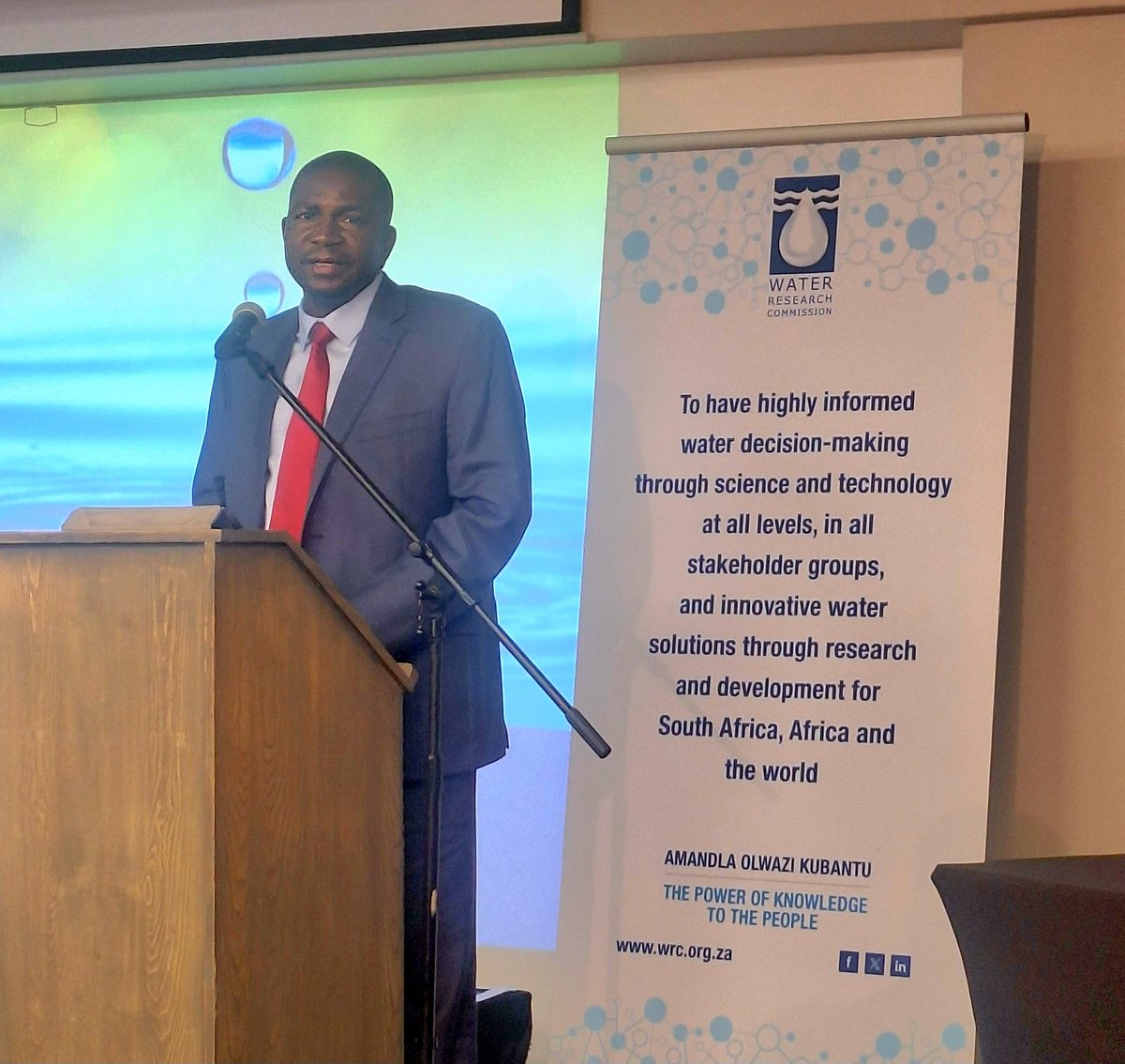 Mamohloding tweet media