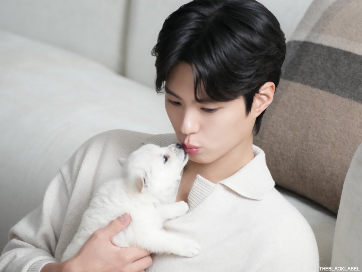 gummyblue_'s tweet photo. 미쳣어 강아지의 날이라고 강아지와 강아지의 비하인드를 올려주는 행보 .. https://t.co/SXRU8Afsez