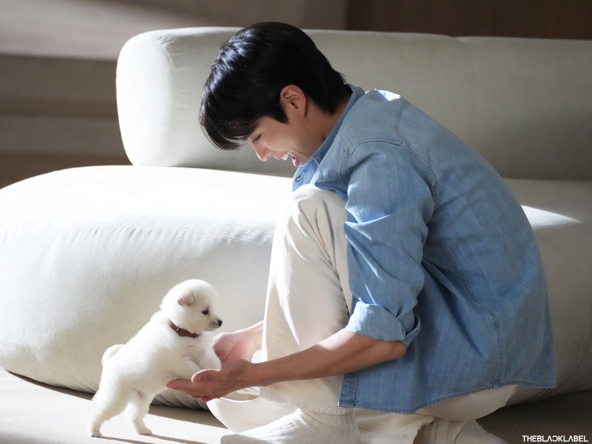gummyblue_'s tweet photo. 미쳣어 강아지의 날이라고 강아지와 강아지의 비하인드를 올려주는 행보 .. https://t.co/SXRU8Afsez