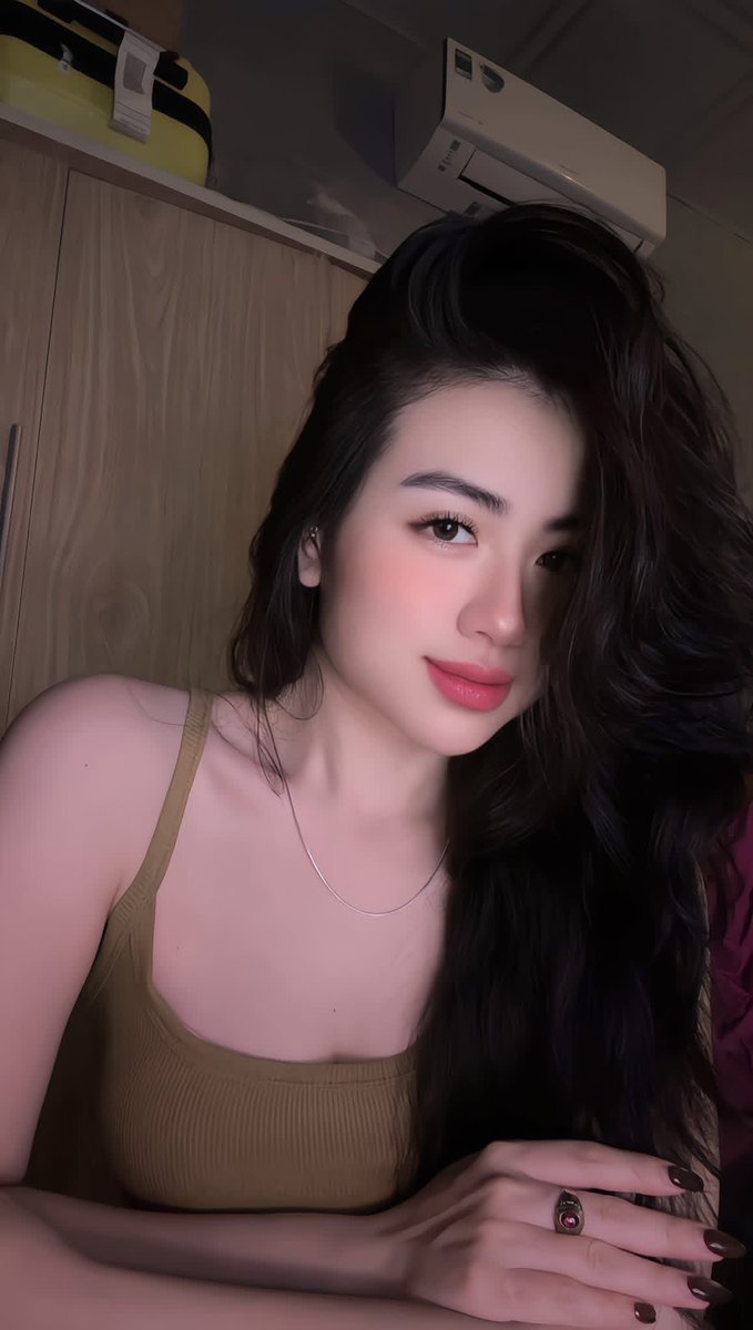 trangbony's tweet photo. Em chào anh 🥰🥰🥰🥰 https://t.co/H9yTT9mKzA