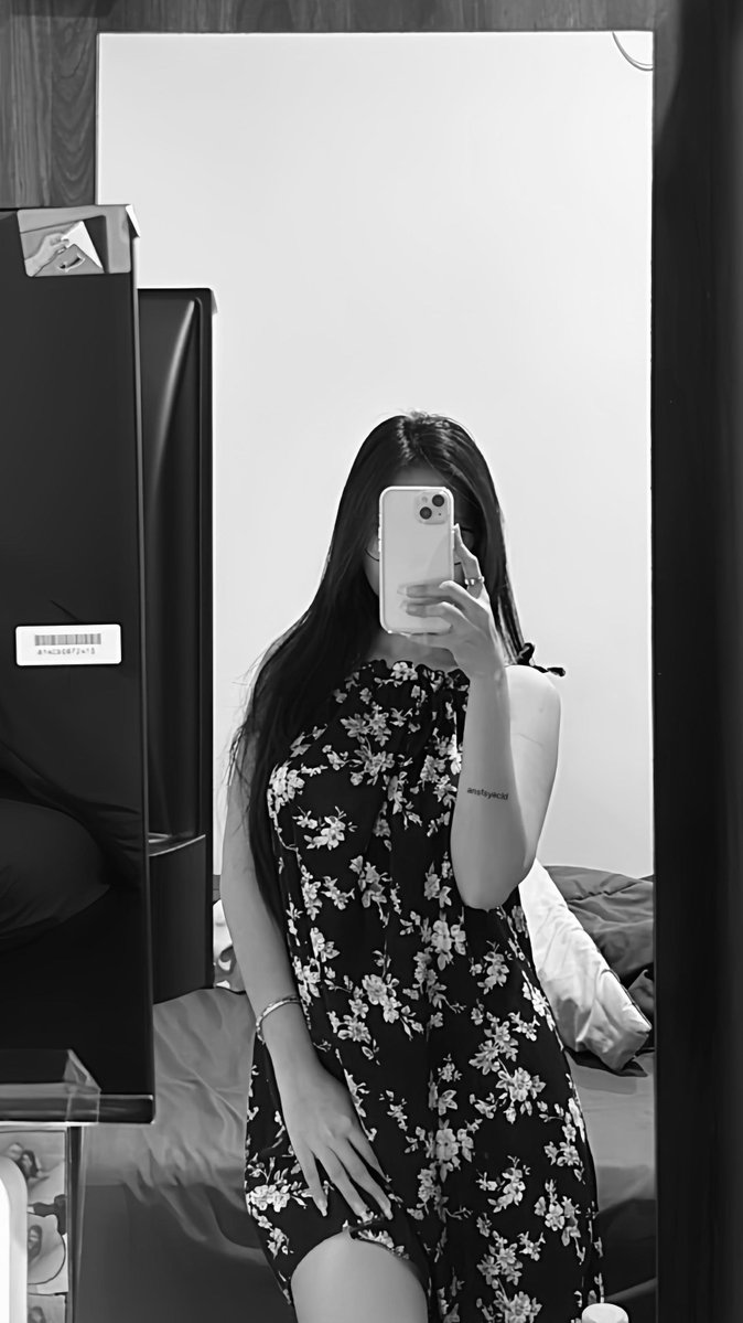 anastasya claude tweet media