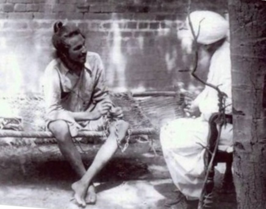 dibang's tweet photo. #शहीददिवस पर स्वतंत्रता संग्राम के अमर शहीदों भगत सिंह, सुखदेव थापर और शिवराम हरि राजगुरु को कोटि कोटि नमन.
अच्छा लगा लोग इन क्रांतिकारियों को याद कर रहे हैं. आज, उन्होंने जो कहा उस पर भी ध्यान देने का दिन है. पढ़ें, समझें.
- ‘भले ही हमारे धार्मिक विश्वास अलग-अलग हों, अगर हम #धर्म को राजनीति से अलग कर दें तो हम सब राजनीति और देश के मकसद के मामले में एक साथ खड़े हो सकते हैं': भगत सिंह
- 'भारतवर्ष की दशा इस समय बड़ी दयनीय है. एक धर्म के अनुयायी दूसरे धर्म के अनुयायियों के जानी दुश्मन हैं. अब तो एक धर्म का होना ही दूसरे धर्म का कट्टर शत्रु होना है.' 'किरती' में भगत सिंह के विचार
- 'सिर्फ विश्वास और अन्ध विश्वास ख़तरनाक है. यह मस्तिष्क को मूढ़ और मनुष्य को प्रतिक्रियावादी बना देता है. जो मनुष्य अपने को यथार्थवादी होने का दावा करता है, उसे समस्त प्राचीन रूढ़िगत विश्वासों को चुनौती देनी होगी': भगत सिंह
- 'जिंदगी तो सिर्फ अपने ही दम पर जी जाती है, दूसरों के कंधे पर तो सिर्फ जनाजे उठाए जाते हैं': भगत सिंह

March 23 #ShaheedDiwas
#BhagatSingh #Rajguru #Sukhdev