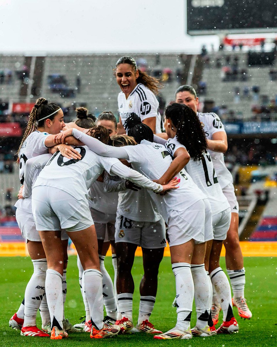 madridfemxtra's tweet image. 🔙 Tal día como hoy... l Se cumple 1⃣ AÑO del primer #ElClásico ganado por el Real Madrid en su historia (1-3), con gol de Alba Redondo y doblete de Caroline Weir, en Montjuic. 🥹🤍