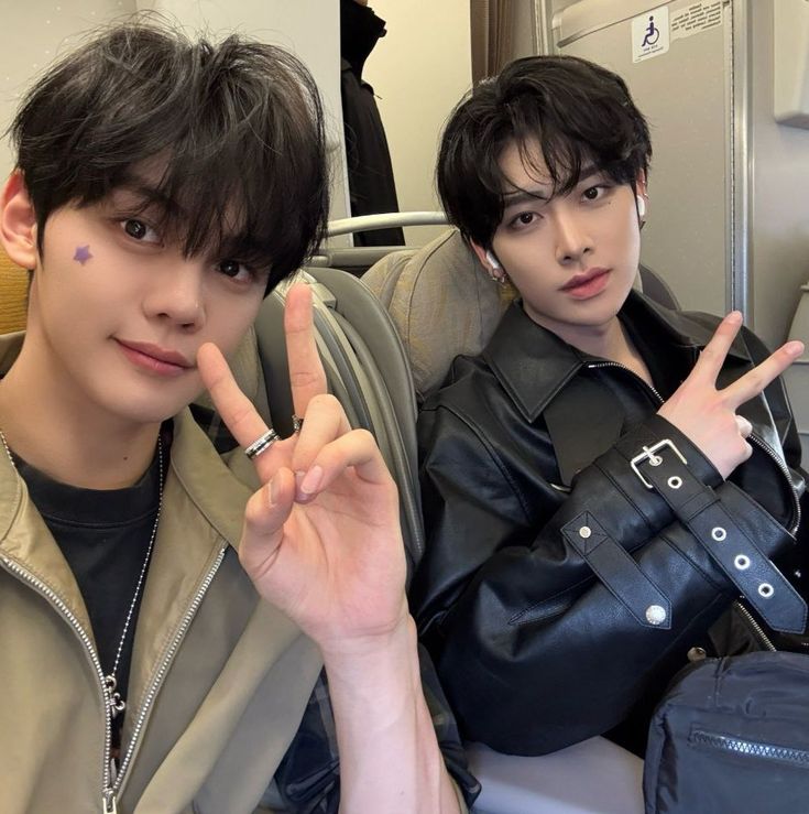 flameki ⁶⁷ᶻ hyeonxin secretary tweet media