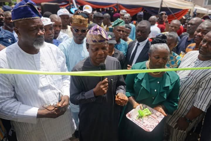 InsideOyo.com tweet media