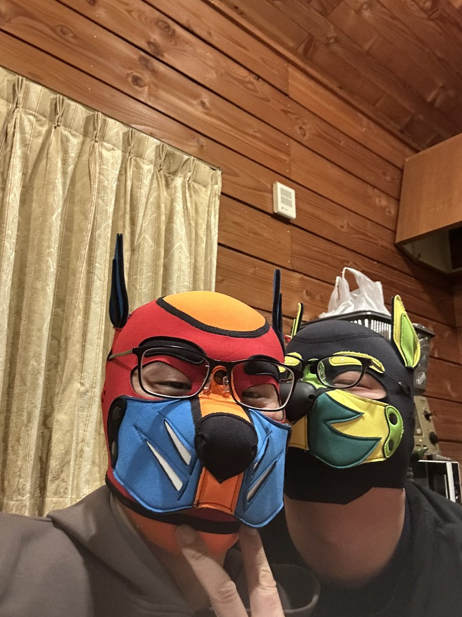 旅行の写真から〜！

ツーショット！マズル寄せて可愛いでしょ〜？？🐕✨✨

 #ぱぴおふ2026