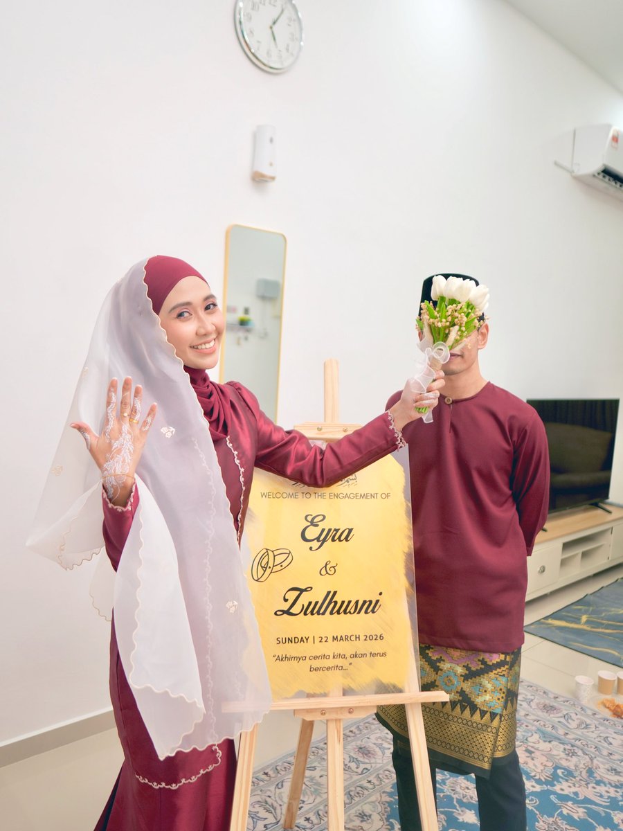 can’t believe im engaged with my bestie 💍🤍

tak bercinta know know terus tunang 🤭