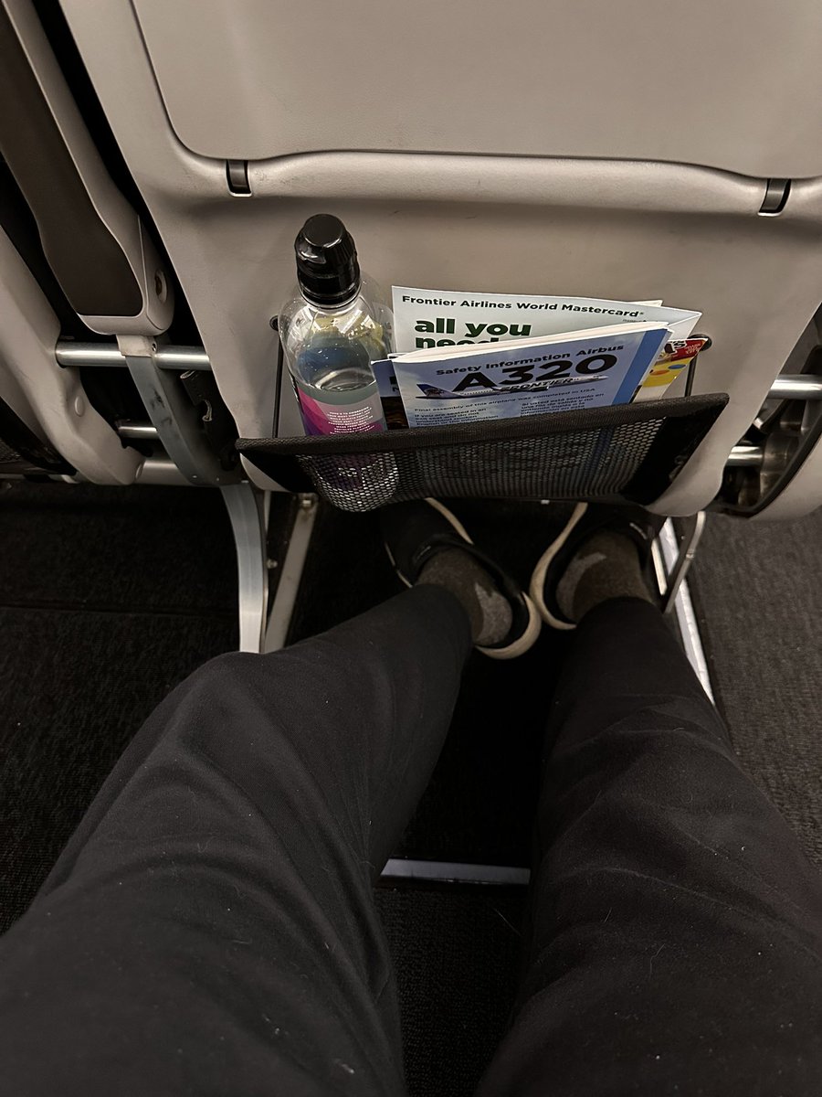 Dinosaur Man🦖 👨 tweet media