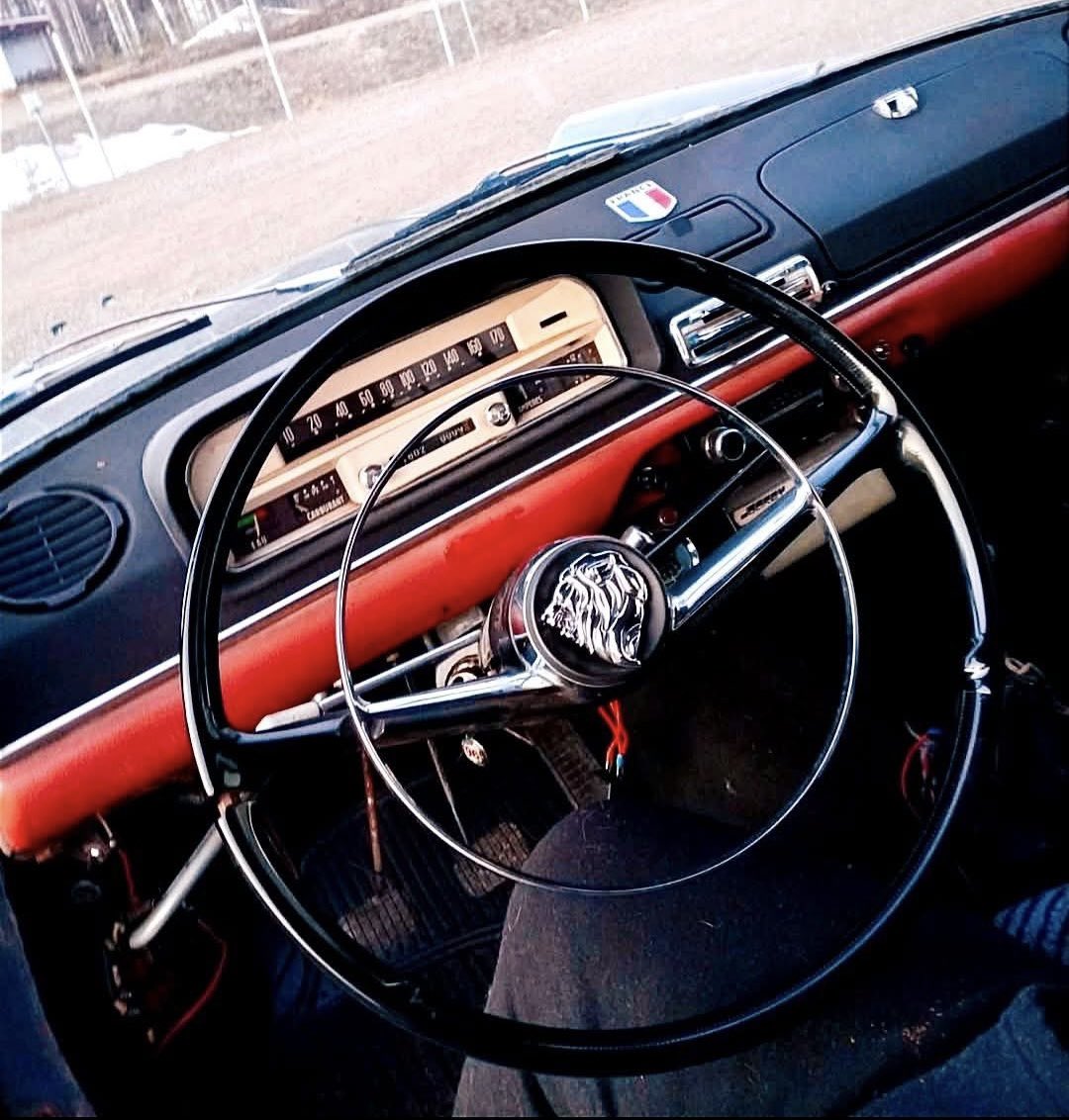 Nicolas ne pouvait plus payer, il est donc parti tweet media