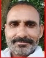 2 बीवी, 18 बच्चे  फिर भी प्रेमिका के चक्कर में मारा गया पूर्व प्रधान , बोरे में मिली लाश !!

मामला यूपी के प्रतापगढ़ जिले से है  
नहर किनारे एक बोरा मिलता है ,उसके अंदर एक लाश थी। जिसकी पहचान गुलहसन के रूप में हुई।

गुलहसन की 2 बीवियां थीं, उनके कुल 18 बच्चे थे। इसके बावजूद