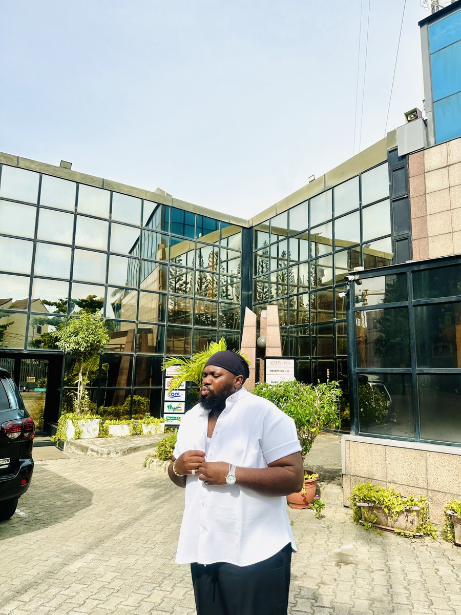 Buchi Laba tweet media