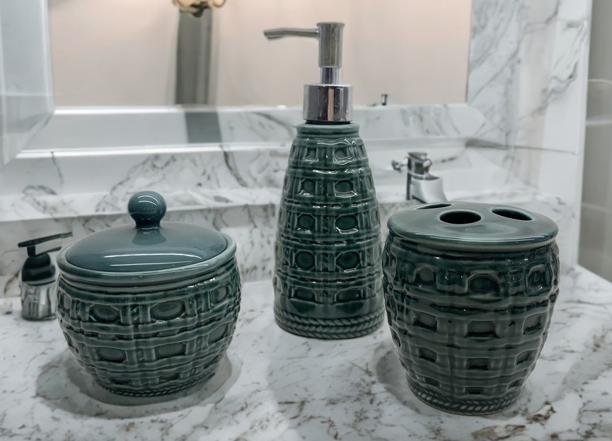 jingfengciyi's tweet image. Elevate your bathroom decor with our elegant ceramic accessory sets! ✨ Luxe embossed designs, durable quality, perfect for modern bathrooms. Wholesale inquiries welcome!
jfceramics.cn
#BathroomDecor #CeramicAccessories #HomeLuxury #WholesaleCeramics