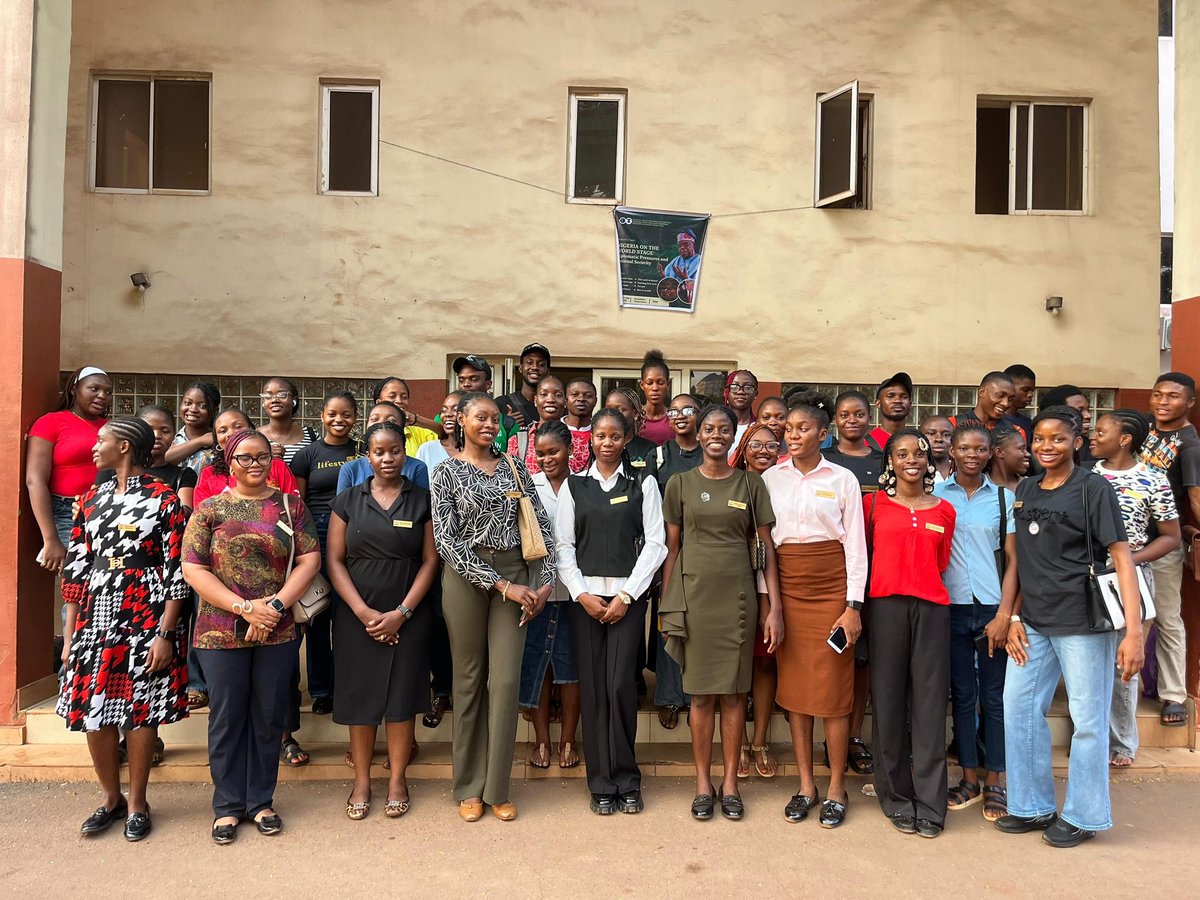 TFIS_UNN's tweet photo. Snapshots from our last meeting. We saw ASI move to an all time high of 200k+. The Human Capital Division enlightened us on the Digital Skills Gap in Nigeria and the Research Team made a Year-on-Year analysis of Nigeria Breweries Financials. 

#TFISUNN 
#Finance https://t.co/sW0KbnGprF