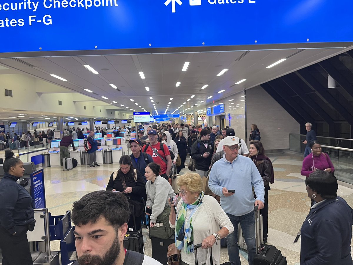 joelgriffith's tweet photo. Airline passengers pay $5.60 per each flight to fund TSA security screening. Due to Congress failing to fund the services already paid for in ticket fees, travelers face hours long wait times (pictured here at FLL at 5:30 am). Privatize this agency. https://t.co/G1DpqO0eMC