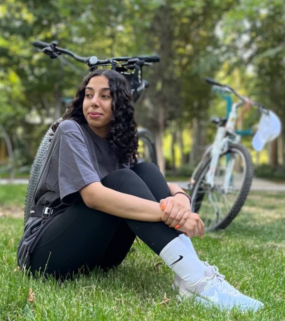 Nāg hēs ZurvaN ناگهیس tweet media