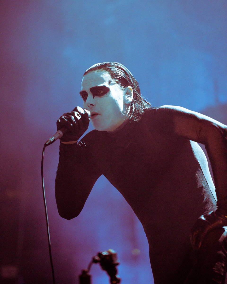 hourly swarm gerard tweet media