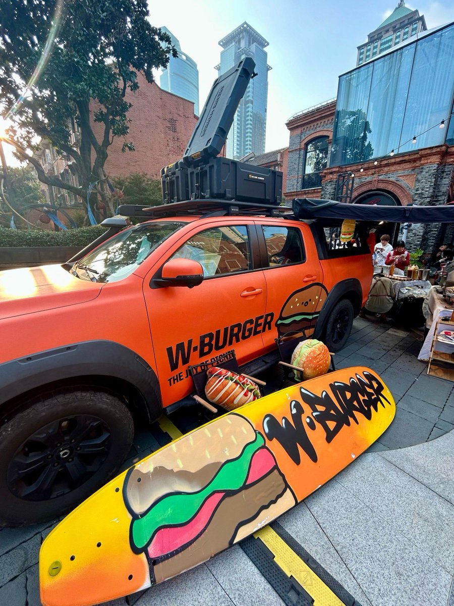 Alexandra Szurkos tweet media