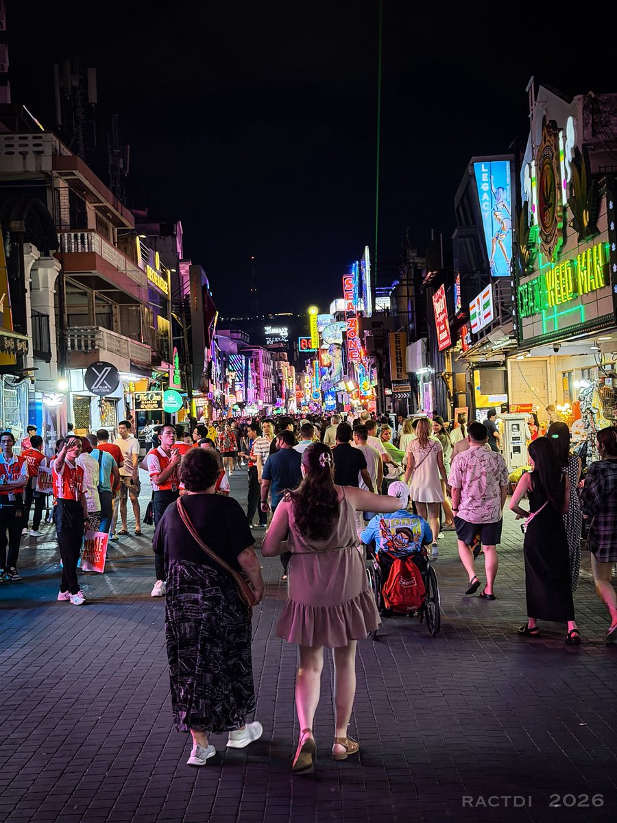 Robert Cameron tweet media