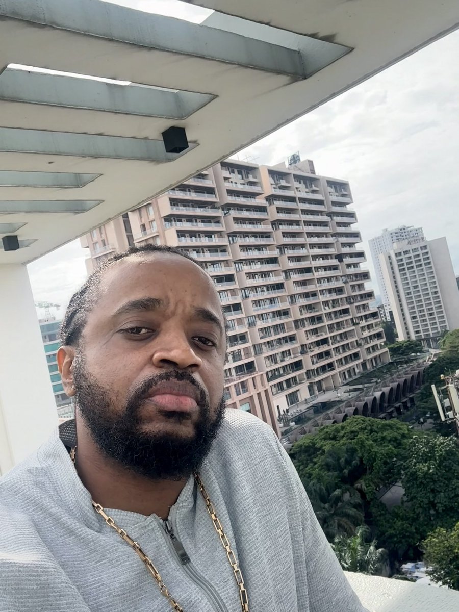 King Lesh 👑 tweet media