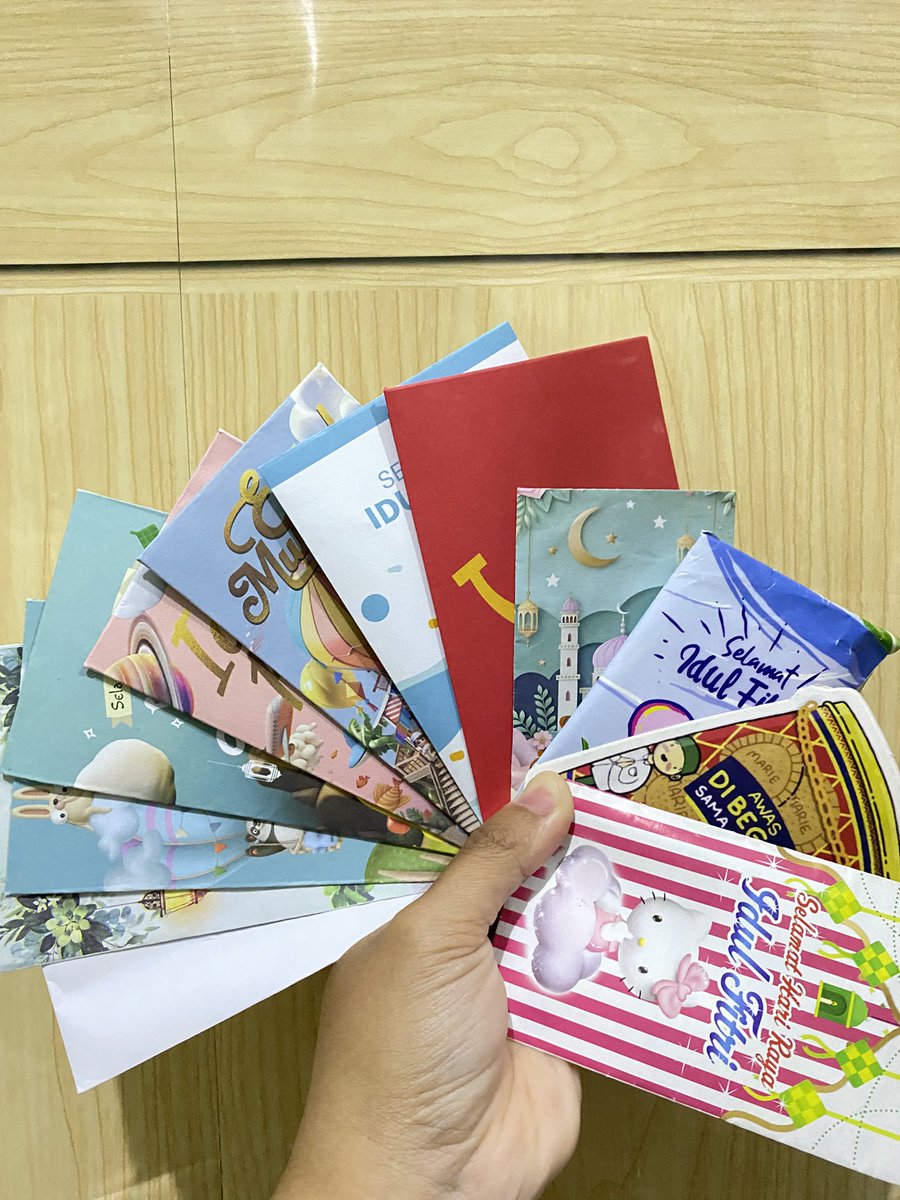 hobi makan tp lagi diet tweet media