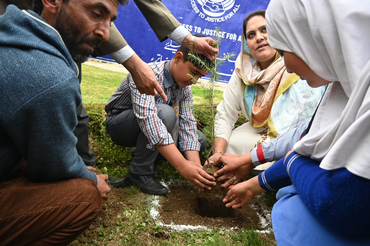 Deputy Commissioner Kulgam. tweet media