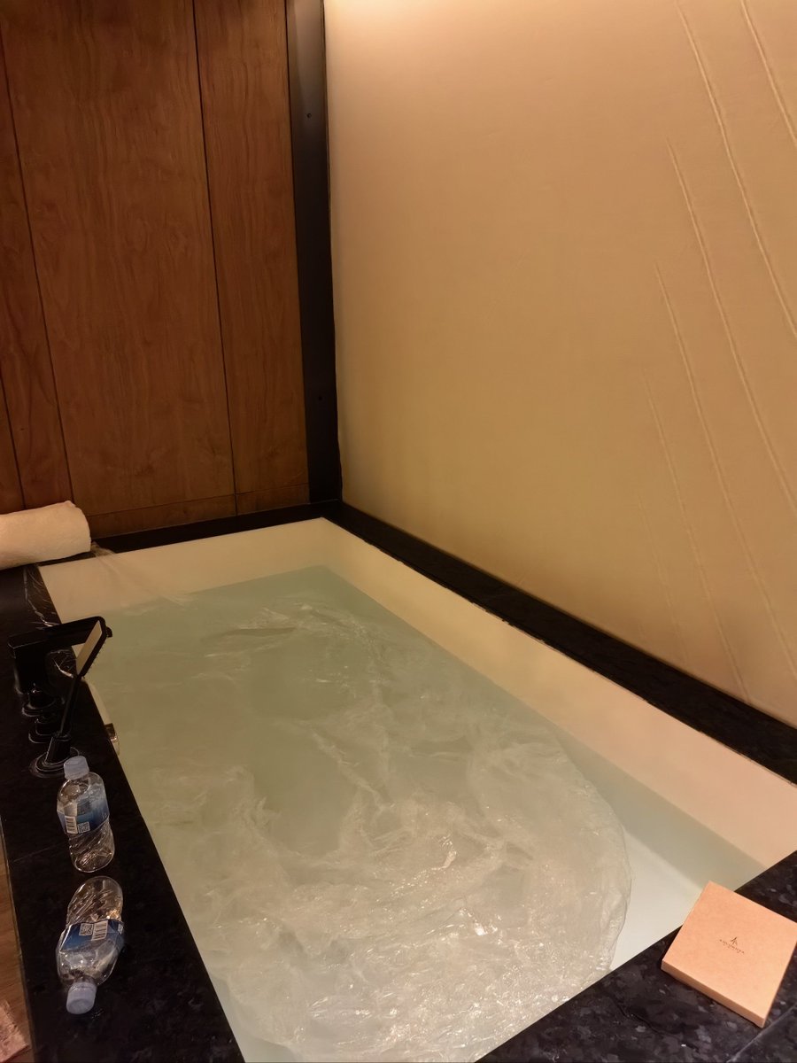 travelsellers tweet media