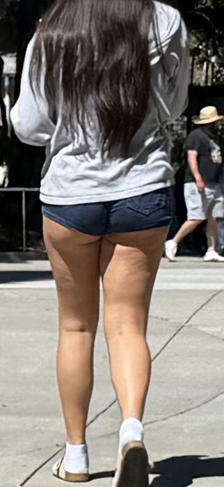 bigboy6672's tweet photo. I love how this generation dresses 
(Consensual) Creepshot #creepshot https://t.co/OdALaq2RWr